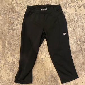 New balance cropped workout sweatpants